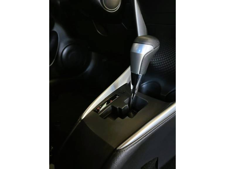 TOYOTA - YARIS - 2020/2020 - Branca - R$ 83.900,00